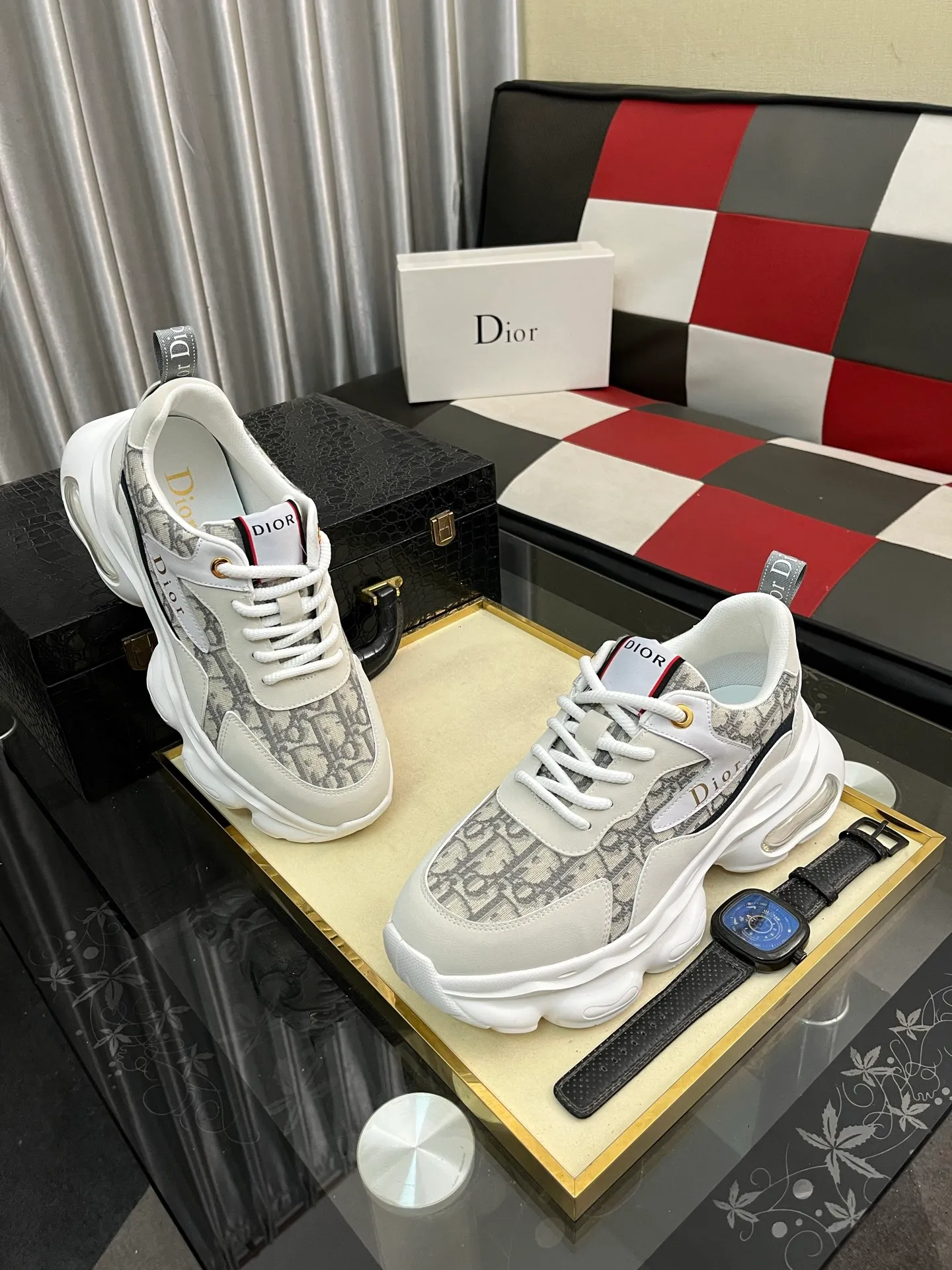 Men's shoes💰438⌚️⌚️[Dior] Dior's new men's genuine leather casual shoes, the highest version on the market, any comparison is welcome🆚! The original leather has excellent texture and is super high-end! Fetal sheep net lining imported from Italy, removable pad! Luxurious materials and fine workmanship, highly recommended! Code number: 38-442️⃣Colors available